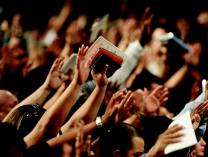 Menjadikan Gereja Sahabat Kaum Remaja